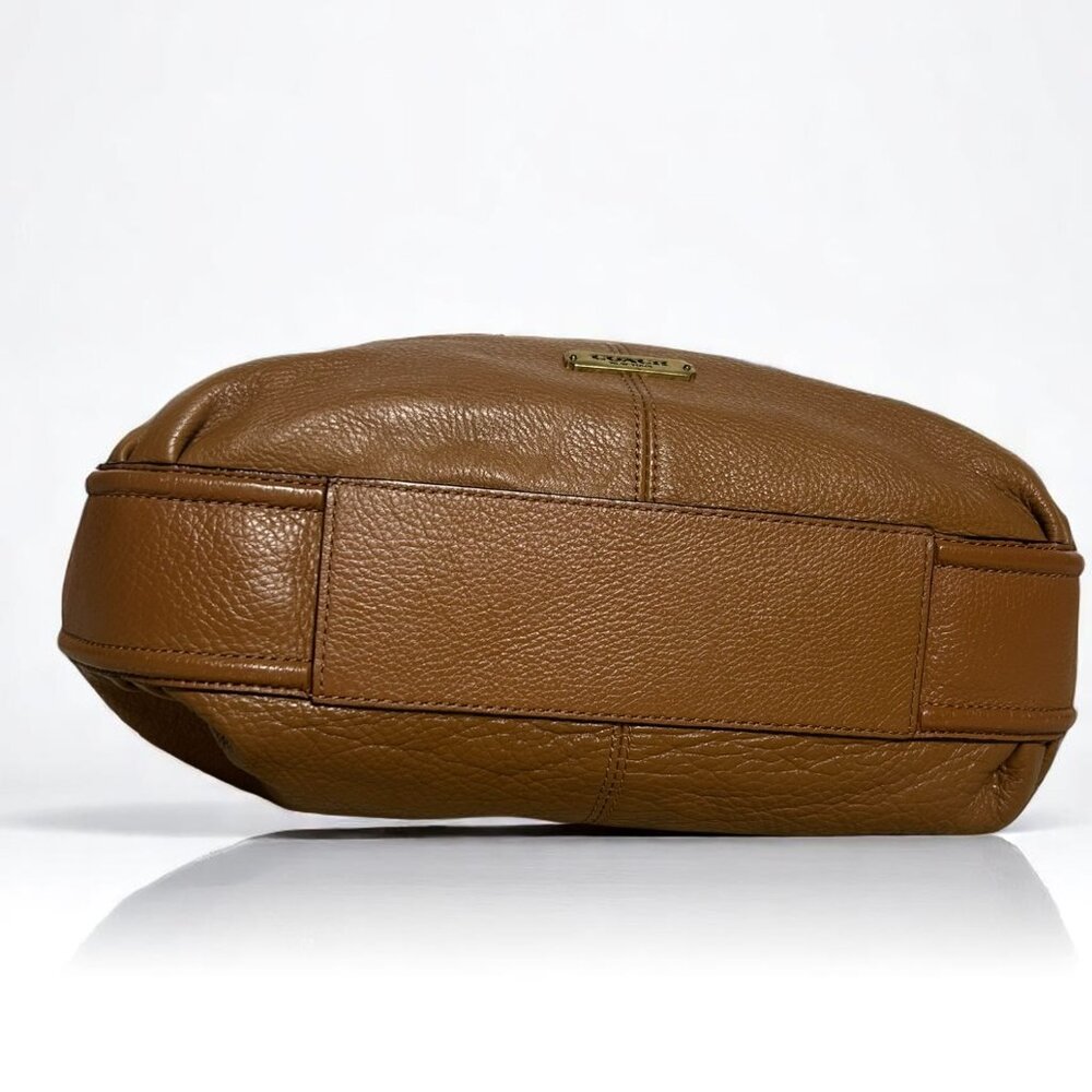 Coach Camel Hobo Avery Bag - Picture 3 of 10